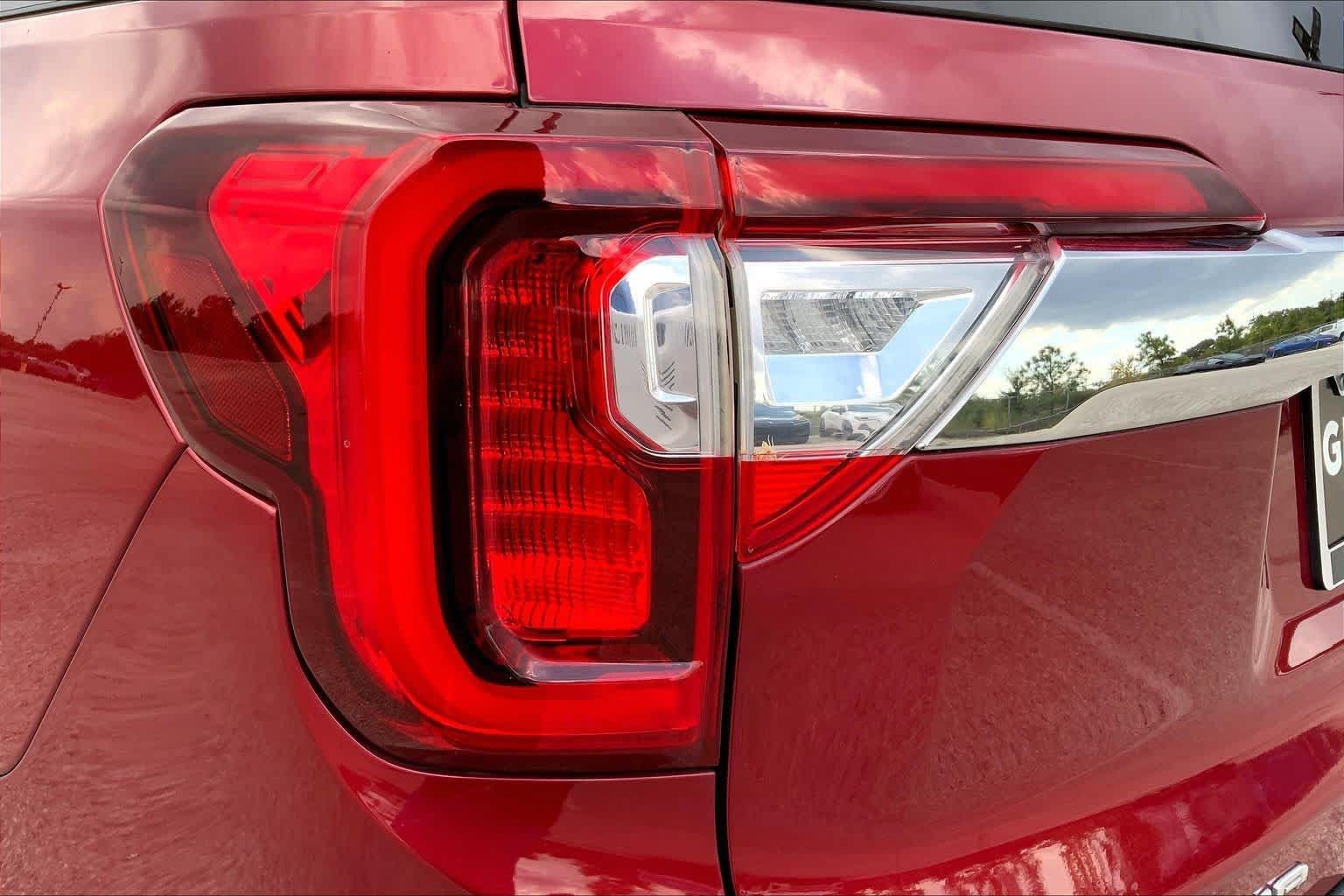 Used 2020 GMC Acadia SLT w/ Driver Alert Package II FWD image 28