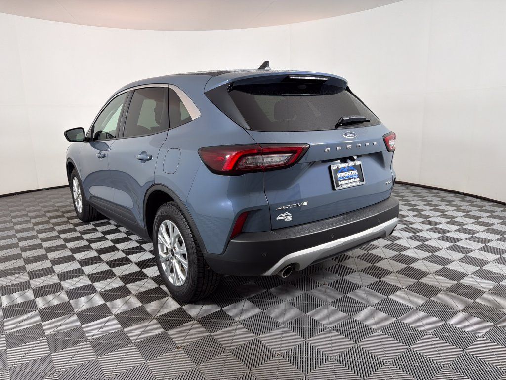 Used 2023 Ford Escape Active w/ Tech Pack #1 AWD/4WD image 5