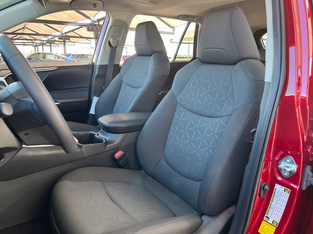 Used 2025 Toyota RAV4 XLE w/ Convenience Package AWD/4WD image 26