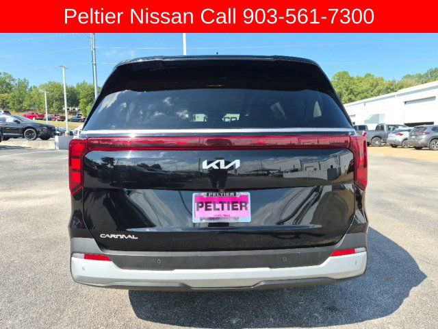 Used 2025 Kia Carnival FWD image 4