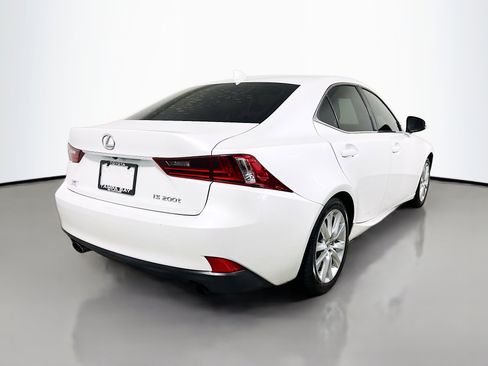 Used 2016 Lexus IS 200t image 4