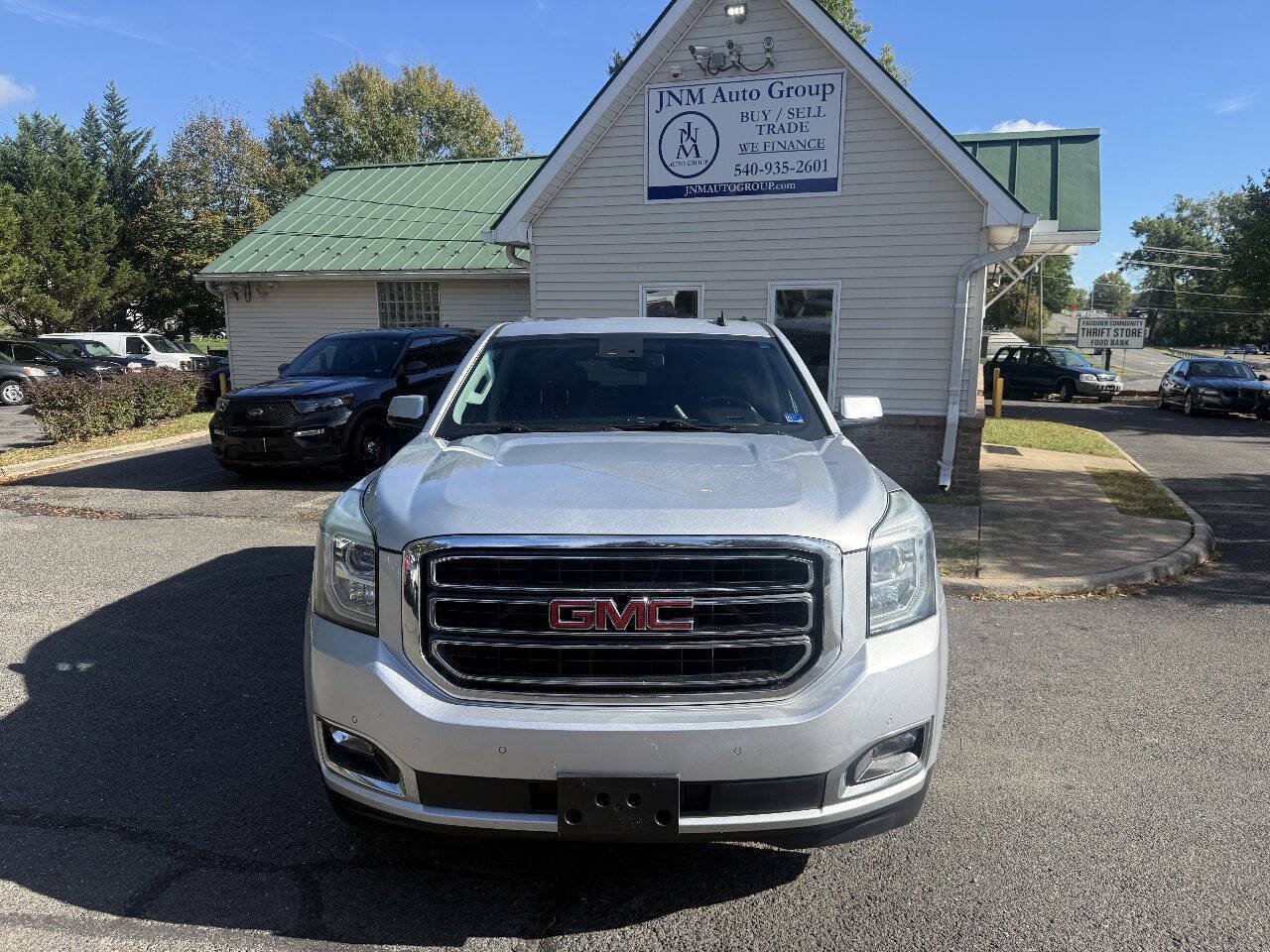 Used 2015 GMC Yukon SLT AWD/4WD image 2