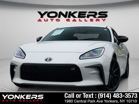 Used 2023 Toyota GR86 Premium image 18