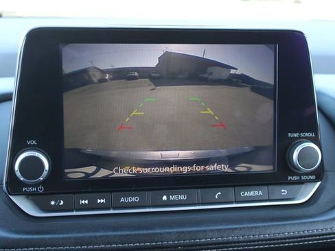 Used 2023 Nissan Rogue SV image 24