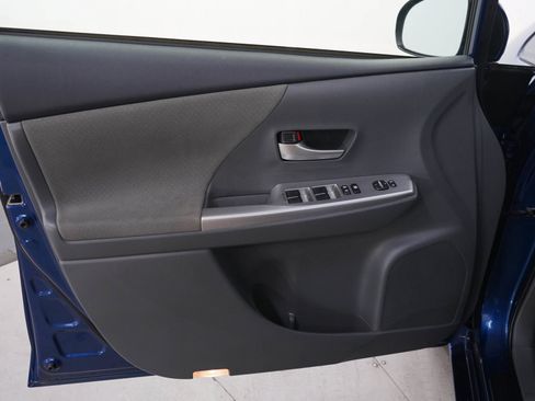 Used 2014 Toyota Prius V Three FWD image 19