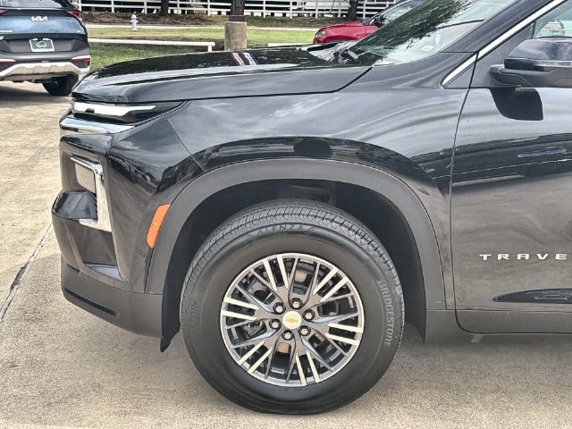 Certified 2026 Chevrolet Traverse LT FWD image 32