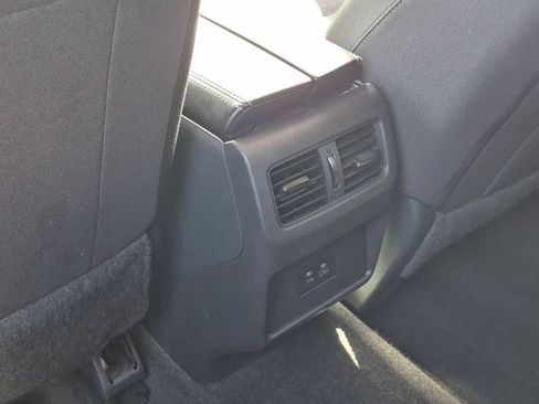 Used 2023 Nissan Rogue SV AWD/4WD image 21