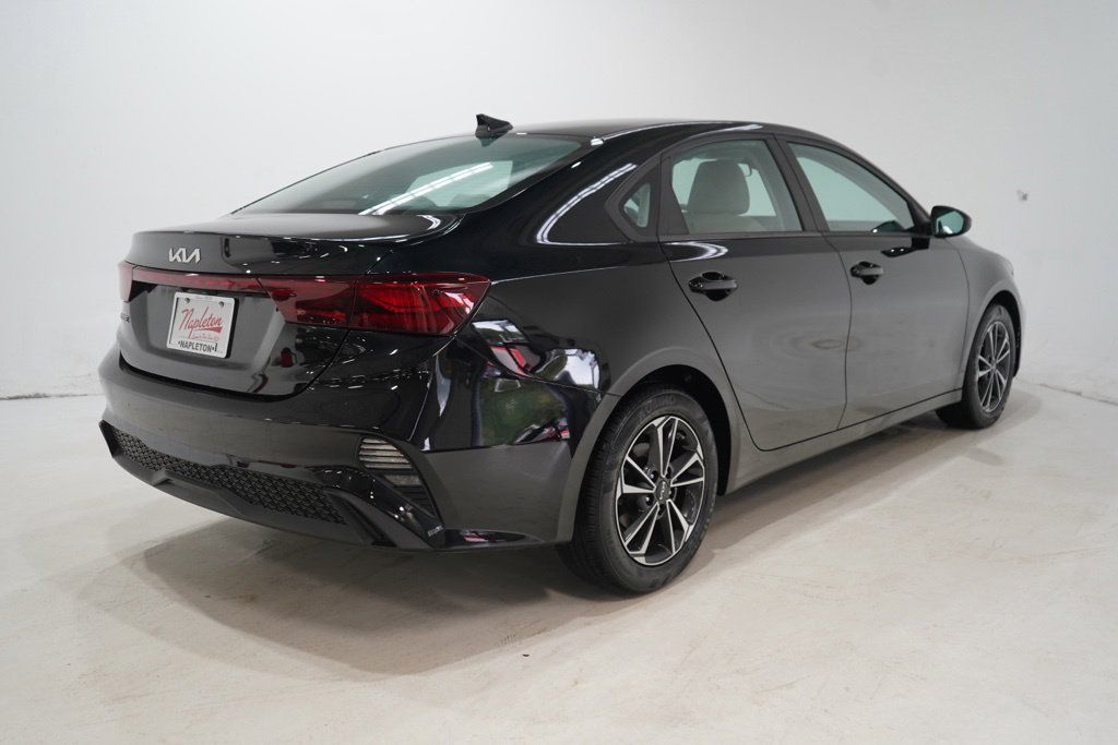 Used 2023 Kia Forte LXS FWD image 8