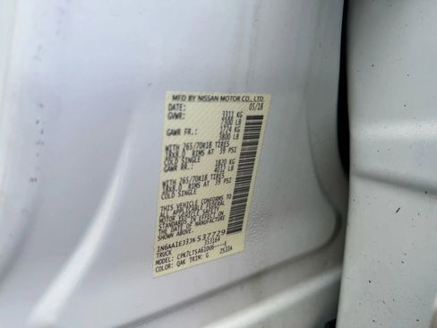 Used 2018 Nissan Titan SV image 32