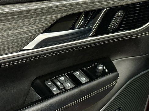 Used 2022 Jeep Wagoneer Series III w/ Flexible Seating Group image 18