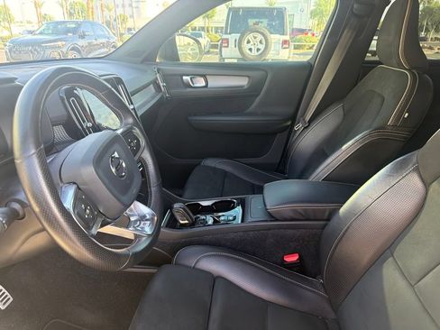 Used 2019 Volvo XC40 T5 R-Design AWD/4WD image 6