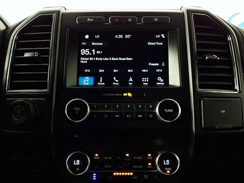 Used 2018 Ford Expedition Limited w/ Equipment Group 301A image 24