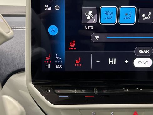 Used 2023 Volkswagen ID.4 Pro S Plus image 8