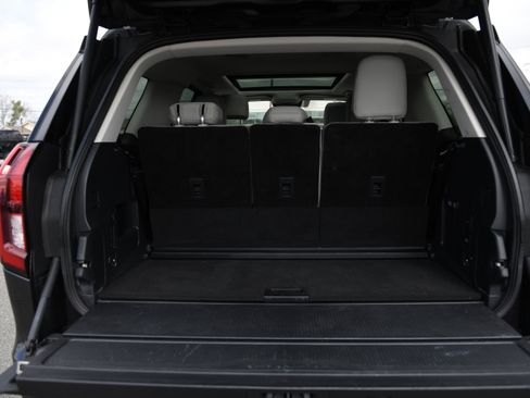 Used 2025 Ford Expedition Active image 13