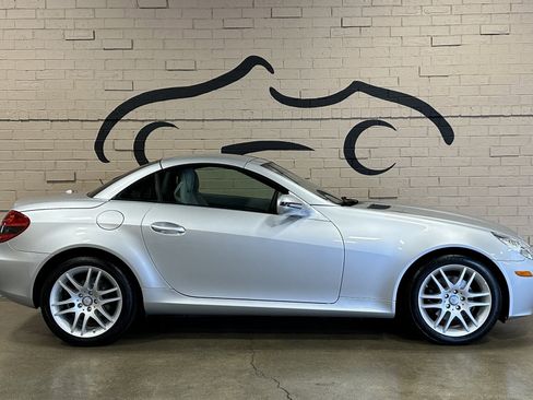 Used 2009 Mercedes-Benz SLK 300 image 3