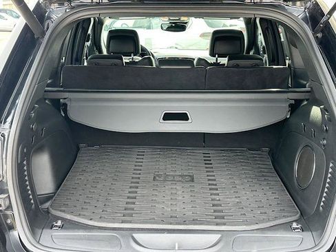 Used 2022 Jeep Grand Cherokee Limited w/ Trailer Tow Group IV image 12