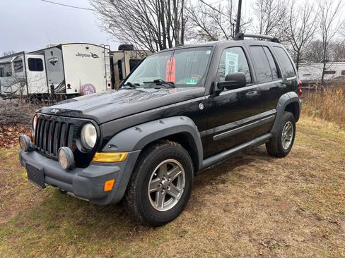Used 2005 Jeep Liberty Renegade image 2
