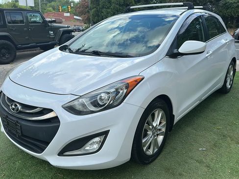 Used 2014 Hyundai Elantra GT FWD image 3