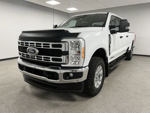 Used 2023 Ford F350 XLT w/ FX4 Off-Road Package image 5