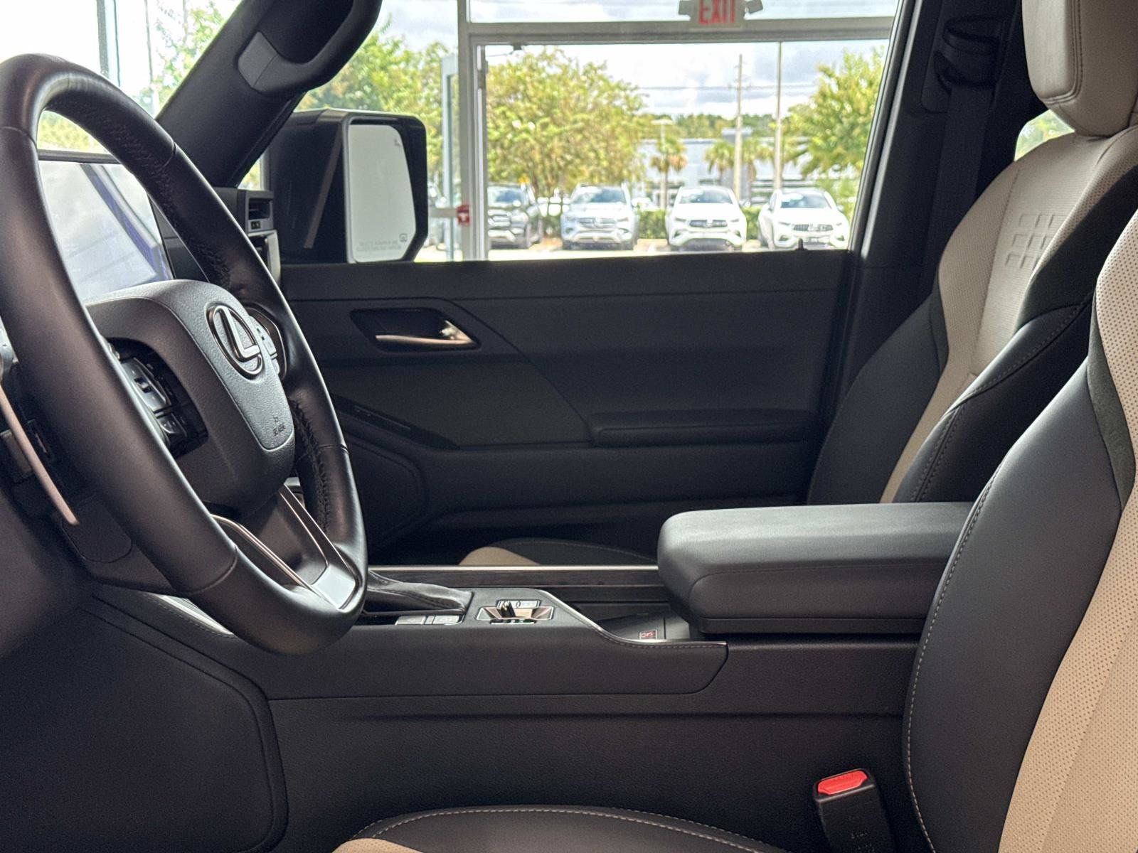 Used 2024 Lexus GX 550 AWD/4WD image 14