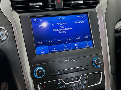 Used 2020 Ford Fusion SE image 21