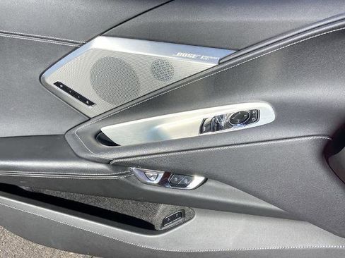 Used 2021 Chevrolet Corvette Stingray Preferred Cpe w/ Z51 Performance Package image 17