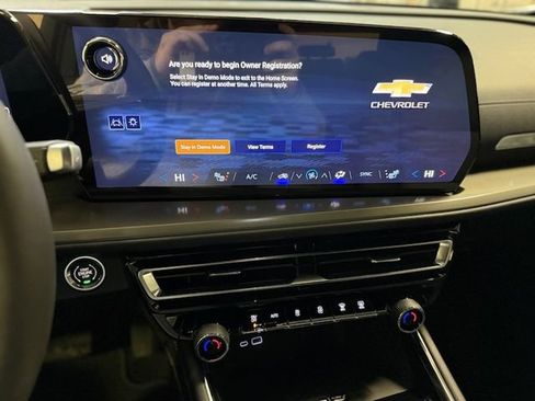 New 2026 Chevrolet Traverse LT image 12