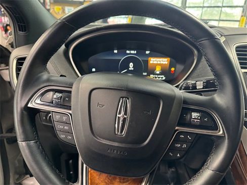 Used 2019 Lincoln Nautilus Reserve image 19