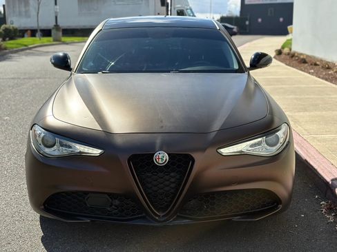 Used 2019 Alfa Romeo Giulia Ti image 9