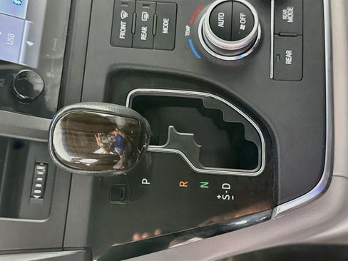 Used 2017 Toyota Sienna XLE w/ XLE Navigation Package FWD image 20