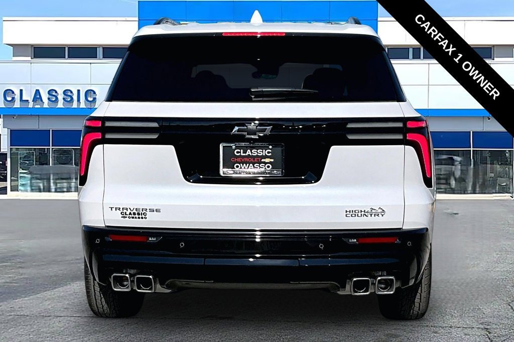 Used 2025 Chevrolet Traverse High Country FWD image 4