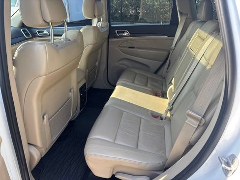 Used 2014 Jeep Grand Cherokee Limited w/ Trailer Tow Group IV AWD/4WD image 21