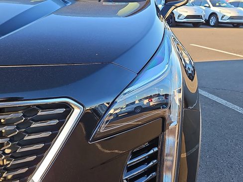 Used 2023 Cadillac XT4 Luxury w/ Cold Weather Package image 9