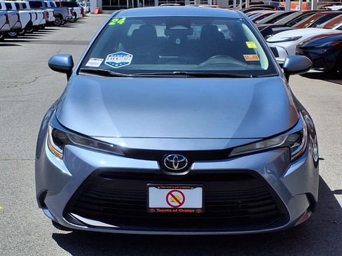 Used 2024 Toyota Corolla LE FWD image 2