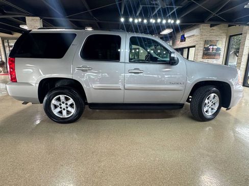 Used 2007 GMC Yukon SLT w/ SLT Preferred Equipment Group RWD image 8