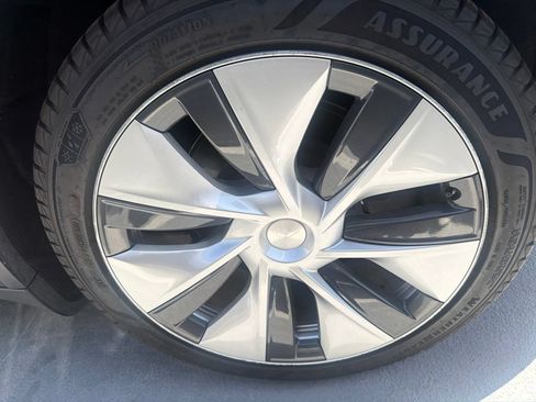 Used 2021 Tesla Model Y Long Range AWD/4WD image 5