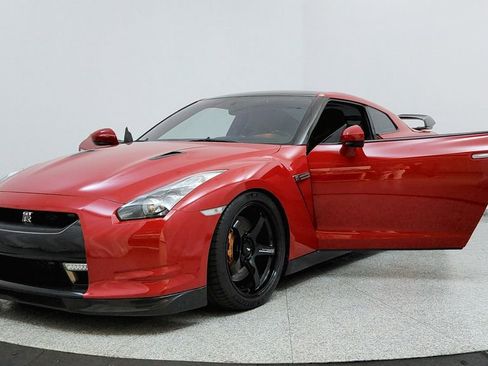 Used 2009 Nissan GT-R Premium image 9