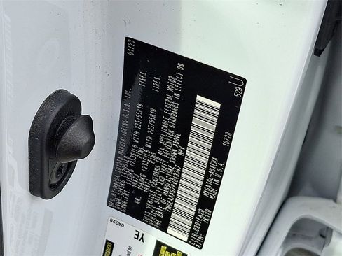 Used 2023 Toyota Corolla Cross XLE image 26