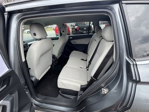 Used 2018 Volkswagen Tiguan S image 29