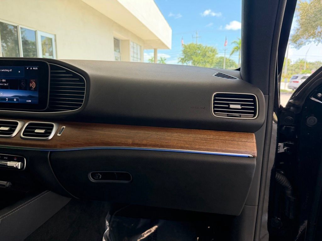 Used 2025 Mercedes-Benz GLE 350 4MATIC image 24