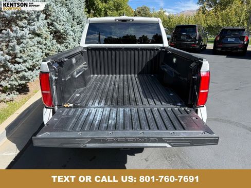 Used 2025 Toyota Tacoma TRD Off-Road image 33
