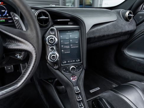 Used 2020 McLaren 720S Spider image 34