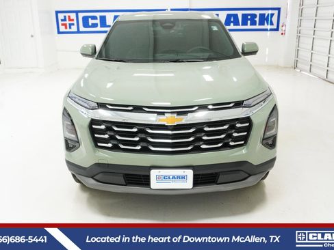 New 2026 Chevrolet Equinox LT w/ Convenience Package II image 2