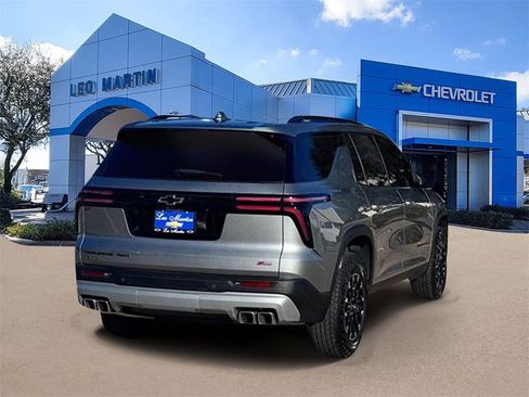 Used 2026 Chevrolet Traverse Z71 w/ Driver Confidence Package image 5