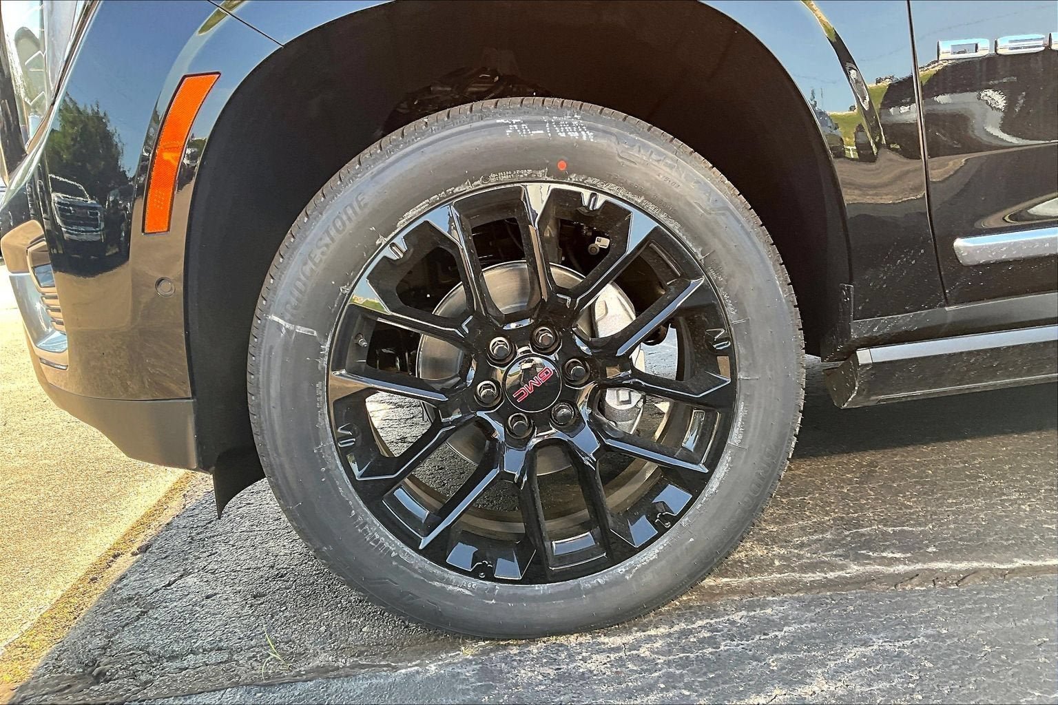 New 2026 GMC Yukon XL Denali AWD/4WD image 12