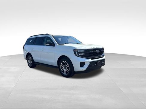Certified 2025 Ford Expedition Active AWD/4WD image 6