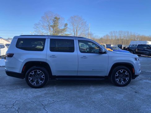 Certified 2024 Jeep Wagoneer Series III image 2