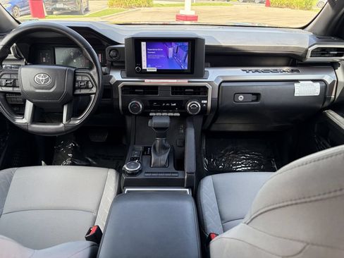 Certified 2025 Toyota Tacoma SR5 AWD/4WD image 25