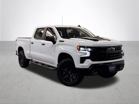 Used 2024 Chevrolet Silverado 1500 LT Trail Boss w/ Convenience Package II AWD/4WD image 8