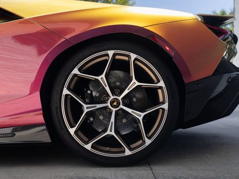 Used 2024 Lamborghini Revuelto AWD/4WD image 12
